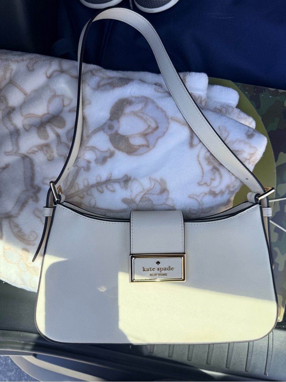 Kate Spade Reegan Small Shoulder Bag - Picture 2 of 10